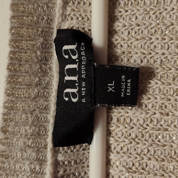 EUC a.n.a Women's Sweater, Size XL - Picture 3 of 4